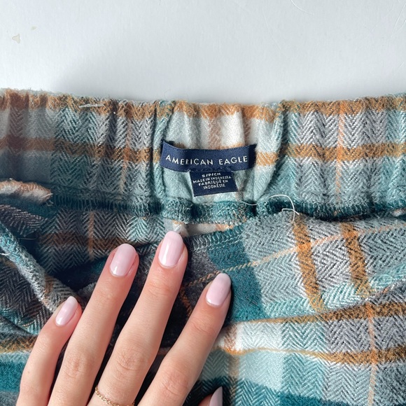 American Eagle Plaid Fleece Skirt - Picture 3 of 3